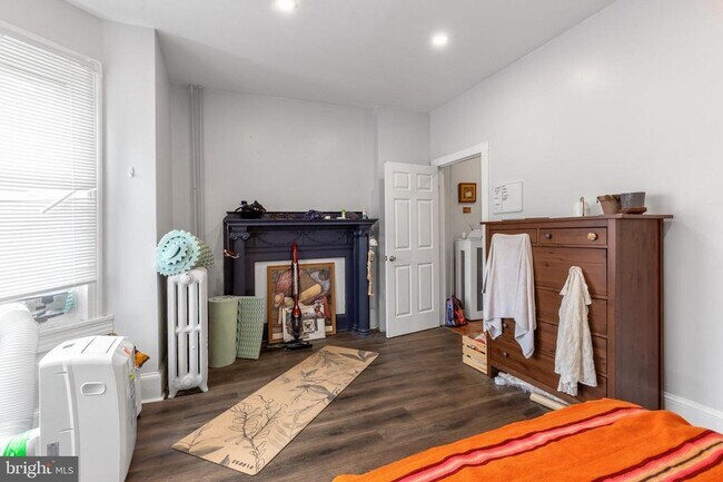 Building Photo - 4706 Warrington Ave