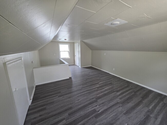 Building Photo - 9252 Minock St