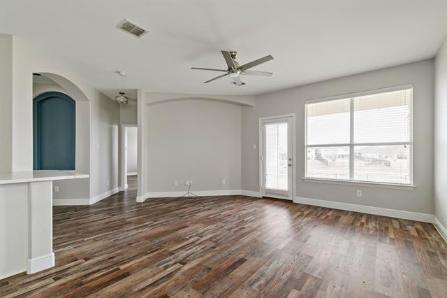 Building Photo - 14728 Riverside Dr