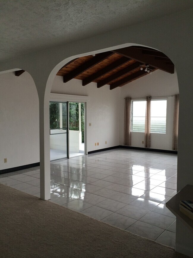 Building Photo - T1152ach