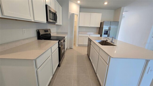 Building Photo - 3363 Alexander Dr