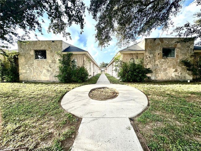 Primary Photo - 2013 Agua Fina Ave