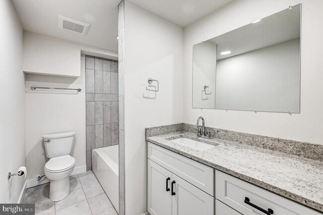 Building Photo - 804 Oella Ave