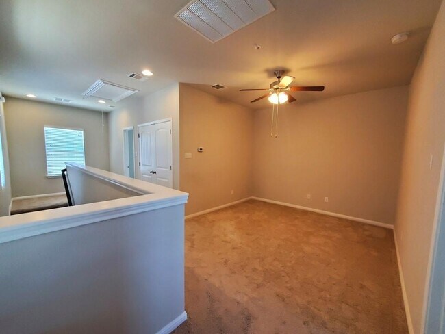 Building Photo - 7220 Wyoming Springs Dr