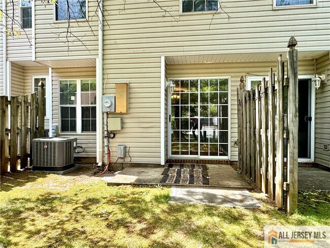 Building Photo - 7 Boyard Ct