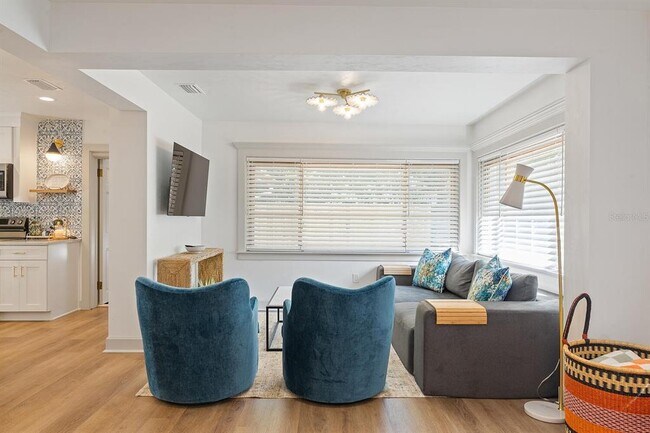 Building Photo - 304 NW 24th St