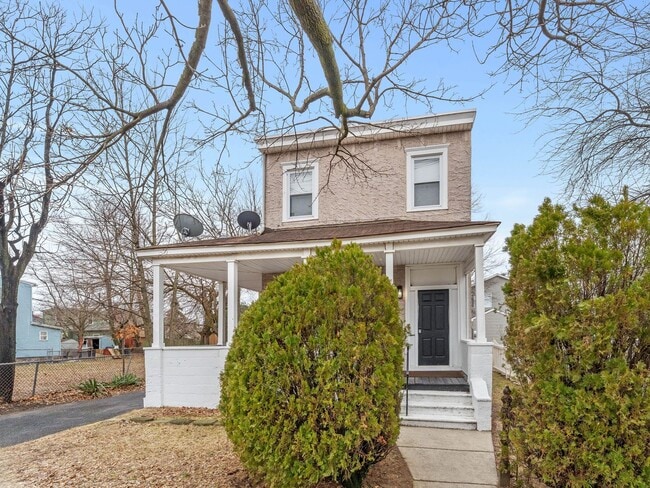 Building Photo - Newly Upgraded Duplex Unit for Rent – Modern Kitchen & Bathroom | Gloucester, NJ