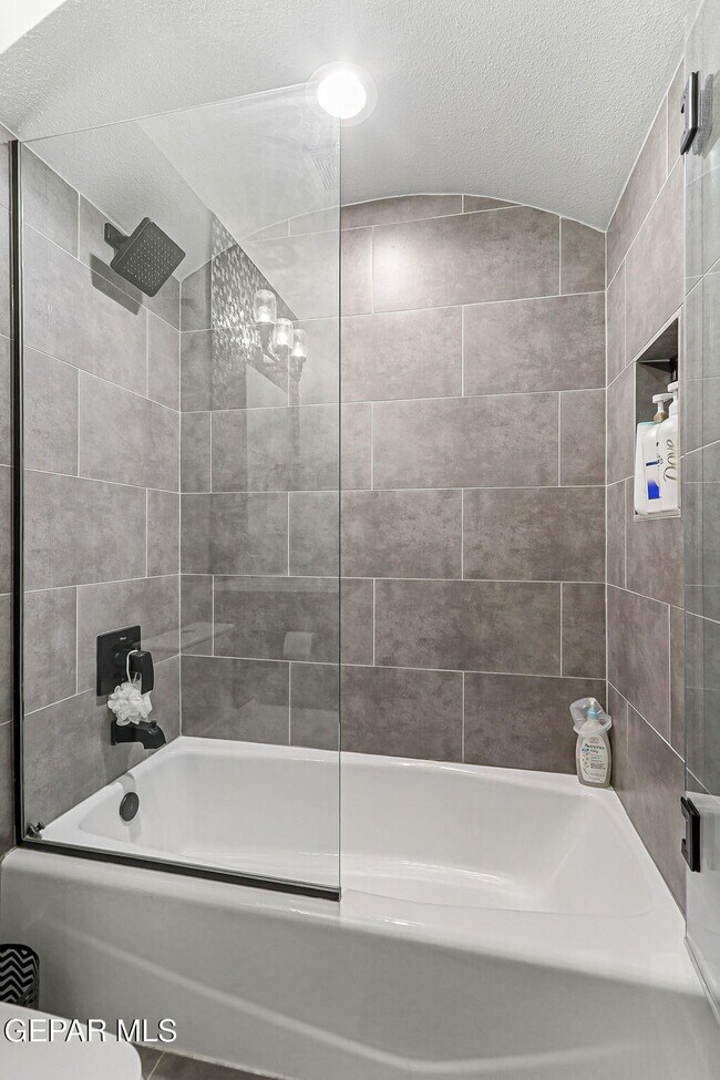 Building Photo - 9904 Monaco Dr