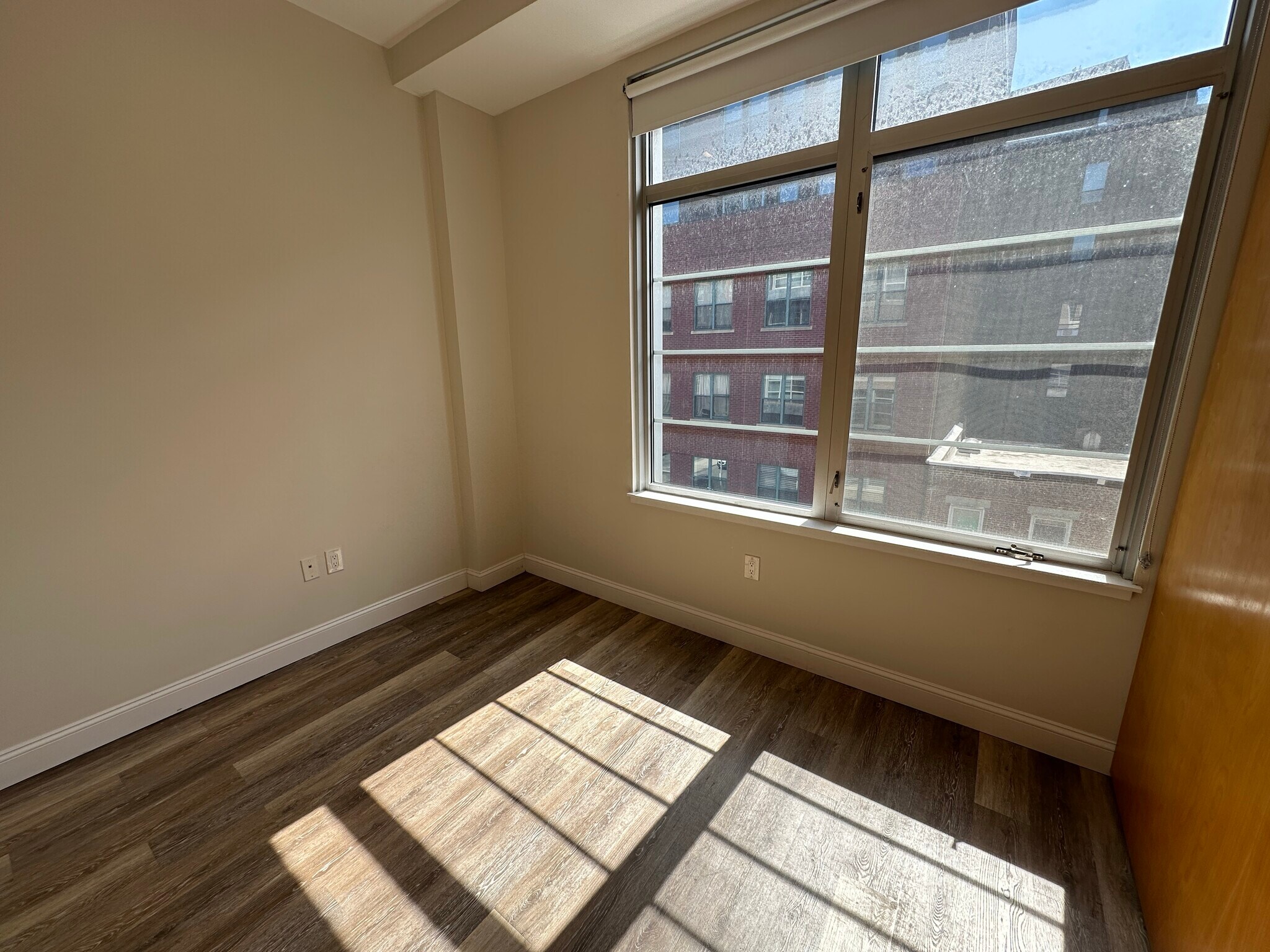 Building Photo - 211 E Berkeley St