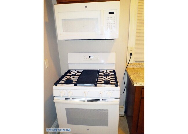 Building Photo - 3227 Jefferson Ave