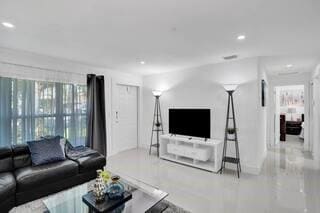 Building Photo - 4314 SW 48th Ct