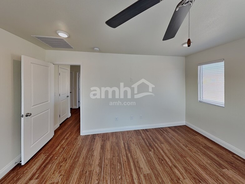 Building Photo - 5624 Blue Wonder St