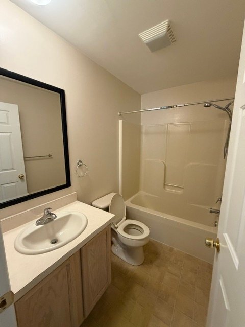 Building Photo - 10457 Hughes Ln