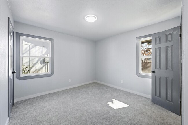 Building Photo - 3922 Rainier St