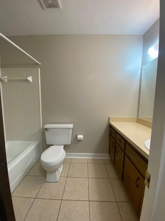 Building Photo - 2081 Sandcastle Dr