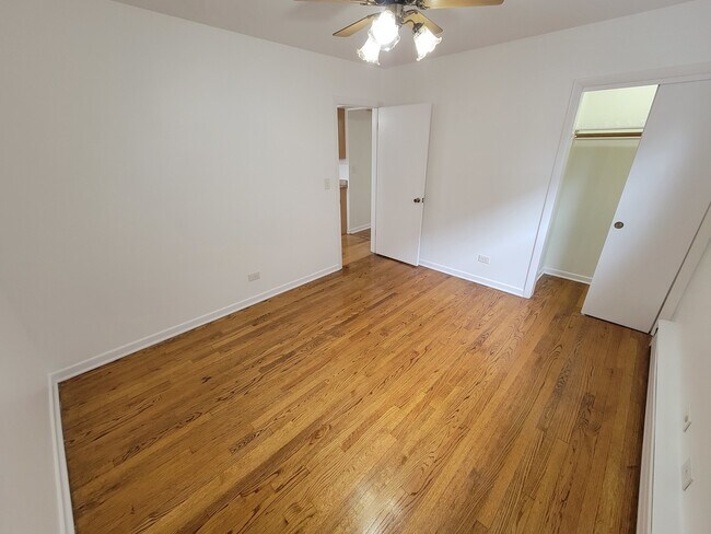 Building Photo - 5809 N Whipple St