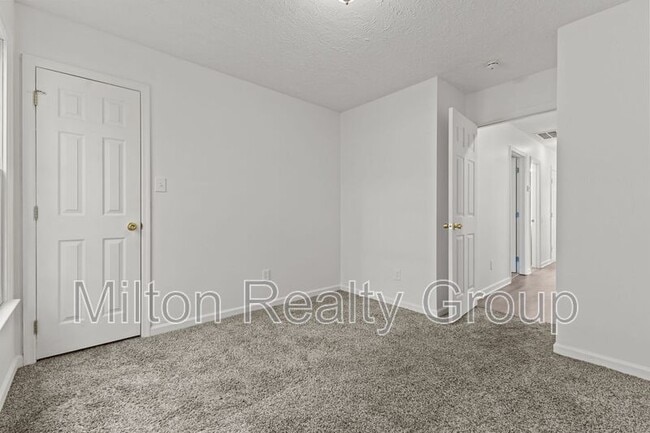 Building Photo - 1521 Kara Ct