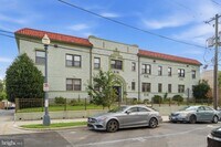 Building Photo - 315 Evarts St NE