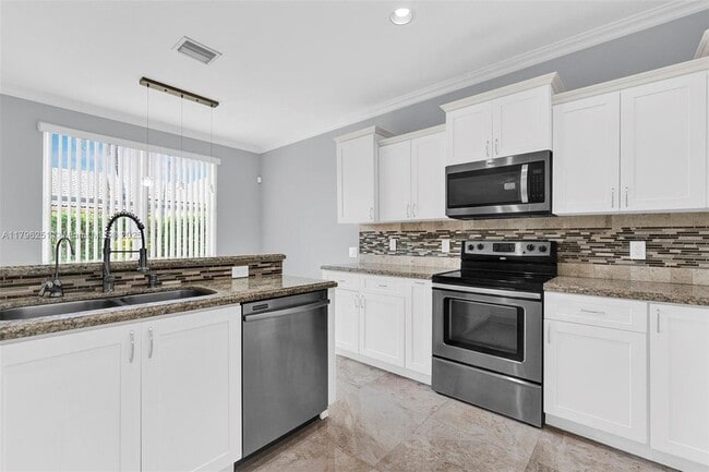 Building Photo - 1518 Maple Dr
