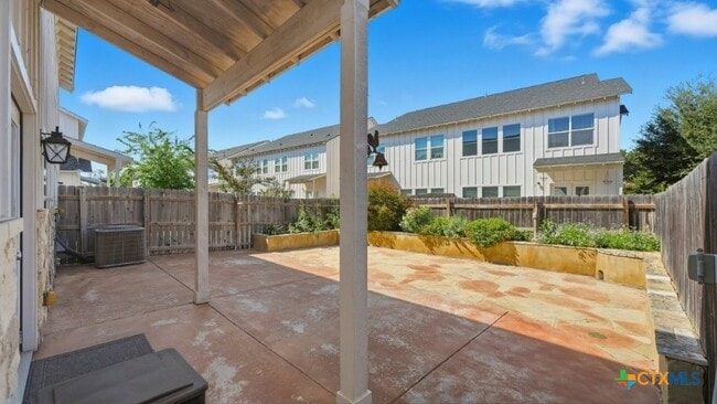 Building Photo - 223 Sapphire Dr