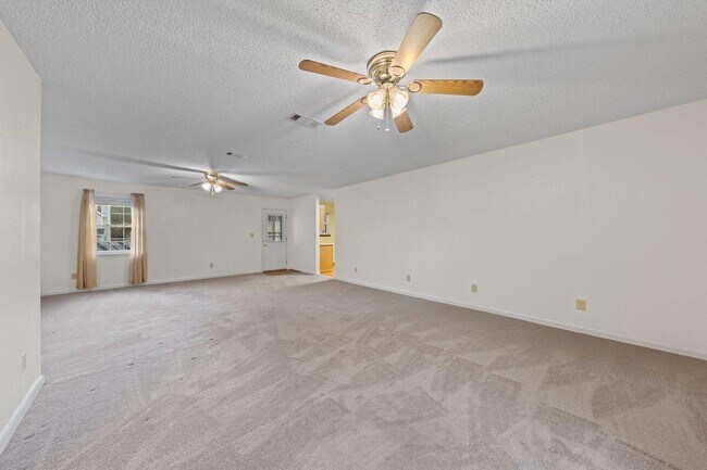 Building Photo - 122 Beach Dr