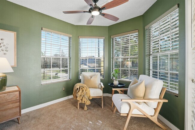 Building Photo - 818 Cedar Rd