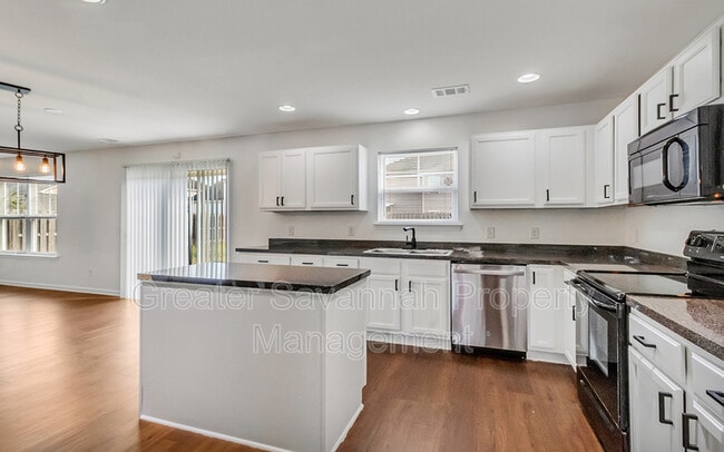 Building Photo - 40 Burnt Oak Rd