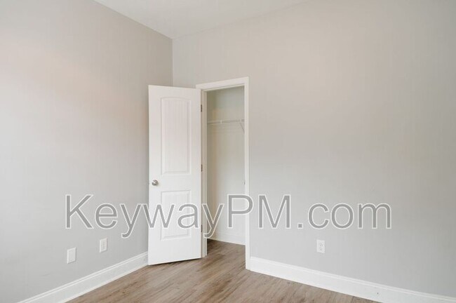 Building Photo - 1011 Coveside Trl