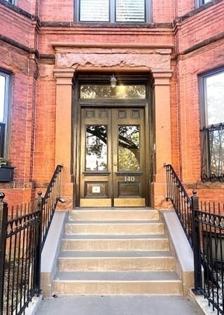 Building Photo - 140 Saint Botolph St
