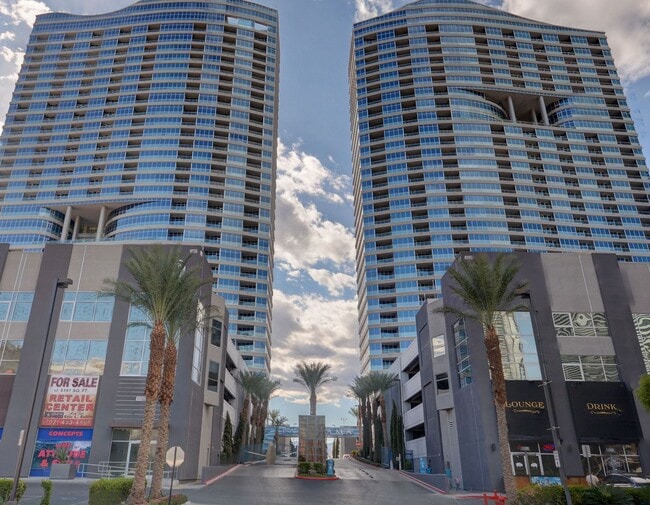 Building Photo - Fully Furnished 2 Bedroom 2 Bath High Rise with Strip Views