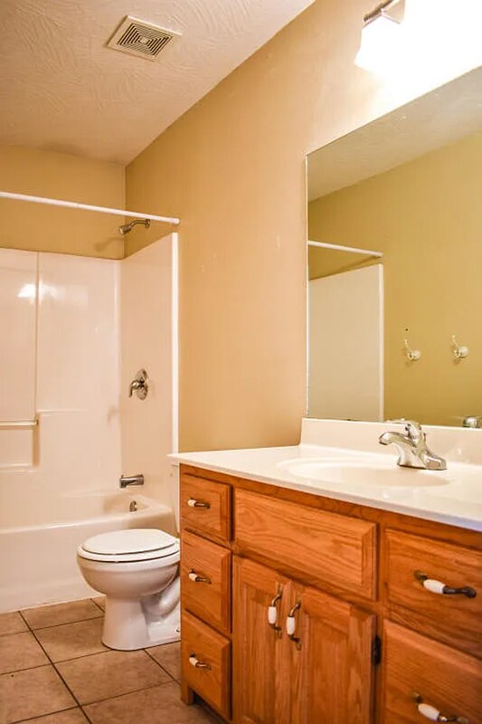 Building Photo - 505 Falcon Heights
