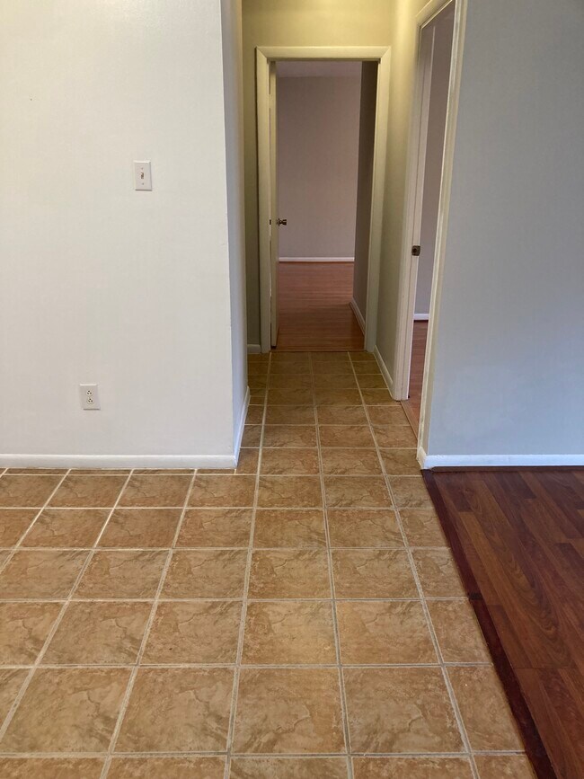 Hallway to the bedrooms - 730 Ohio Pike