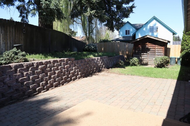 Building Photo - 7218 NE 65th Pl