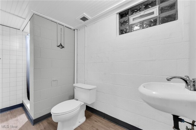 Building Photo - 13803 Wolf Ave