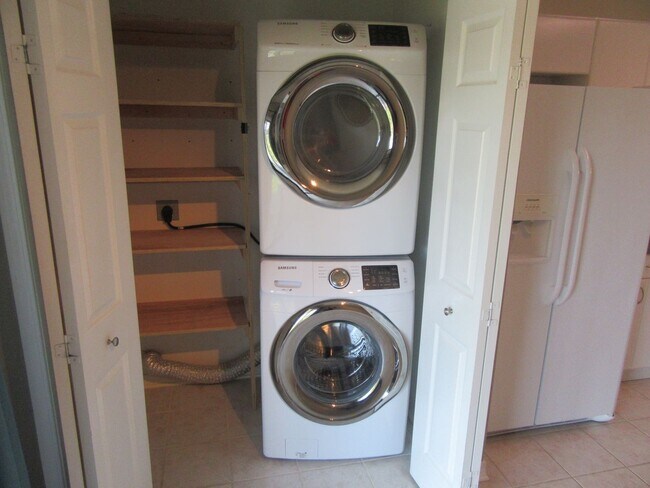 Building Photo - 3115 Meadow St