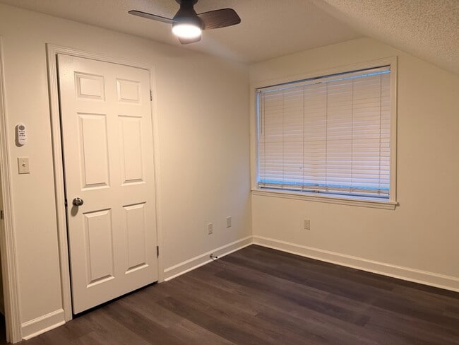 Building Photo - 1213 N 32nd Ave