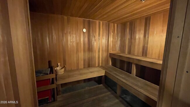 Building Photo - 114 W Adams St