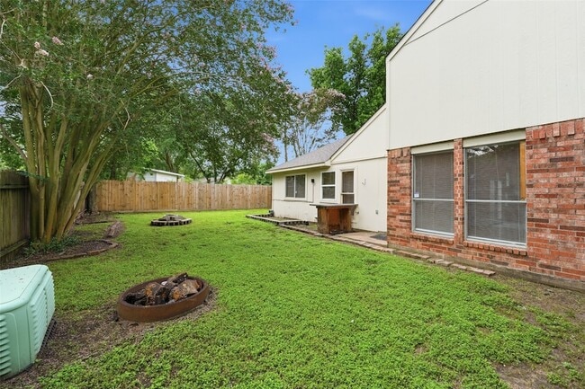 Building Photo - 13723 Smokey Trail Dr