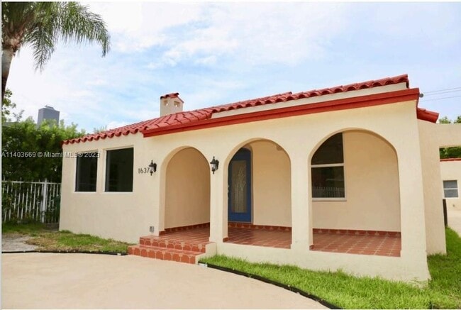 Building Photo - 1637 SW 16th St