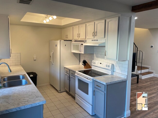 Building Photo - Fair Oaks Townhouse