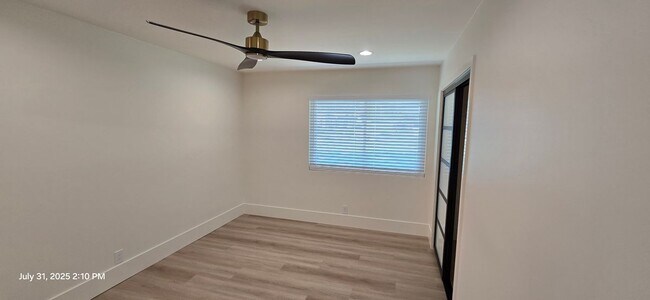Building Photo - 3024 Sonrisa Dr