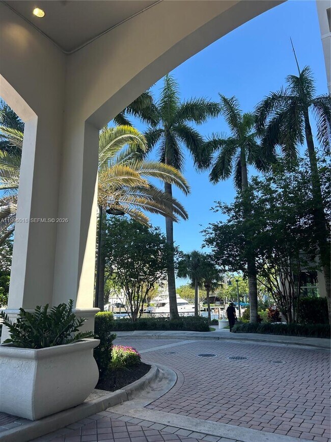 Building Photo - 600 W Las Olas Blvd