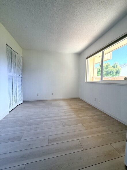 Building Photo - 716 Nina Ln