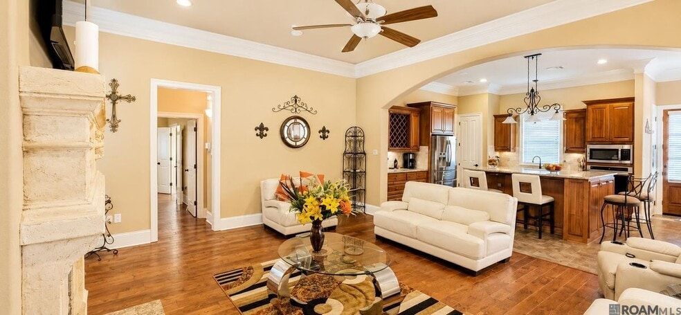 Building Photo - 9430 Magnolia Crossing Dr