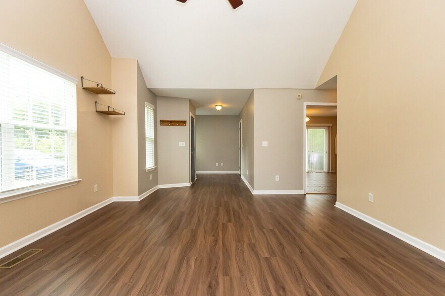 Building Photo - 4705 Montview Dr