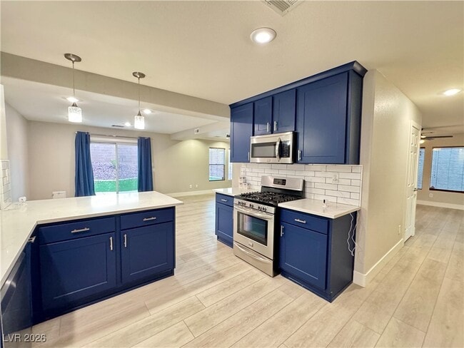 Building Photo - 11612 W Aruba Beach Ave