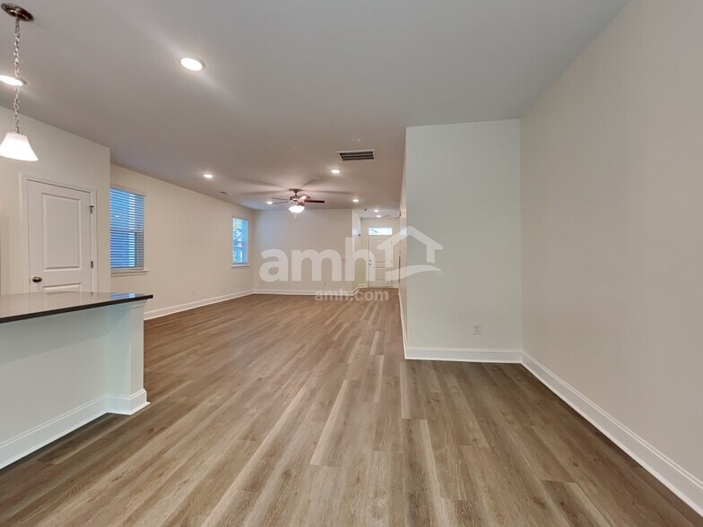 Building Photo - 1954 Weeping Cypress Dr