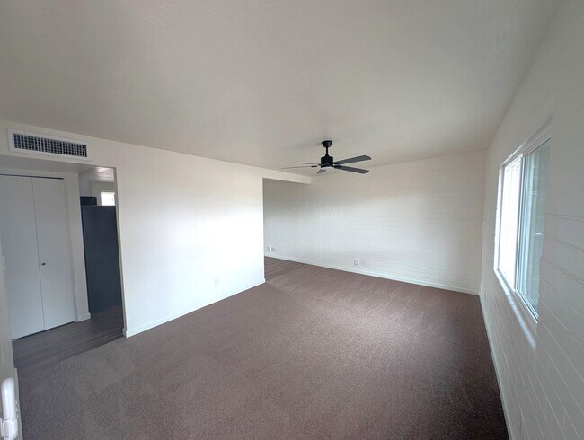 Building Photo - Freshly remodeled townhome two bedroom two bath beauty