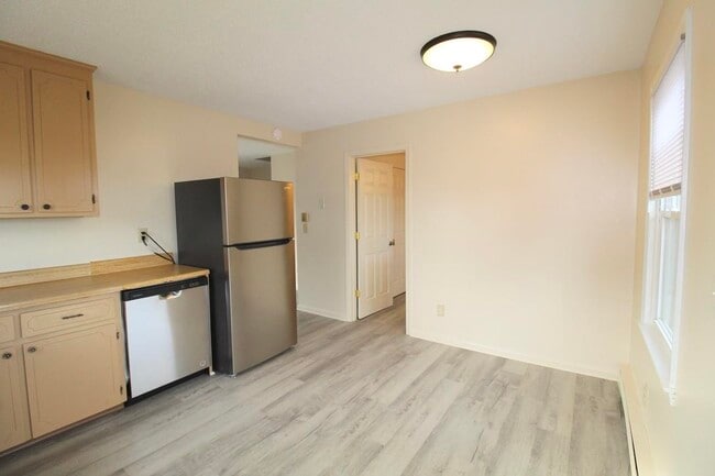 Building Photo - 405 Sherando Ct