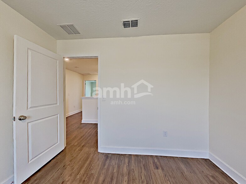 Building Photo - 4714 Reisswood Loop